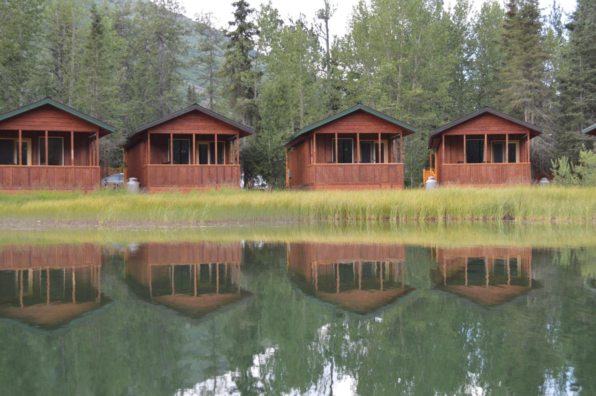 Summit Lake Lodge Eksteriør billede