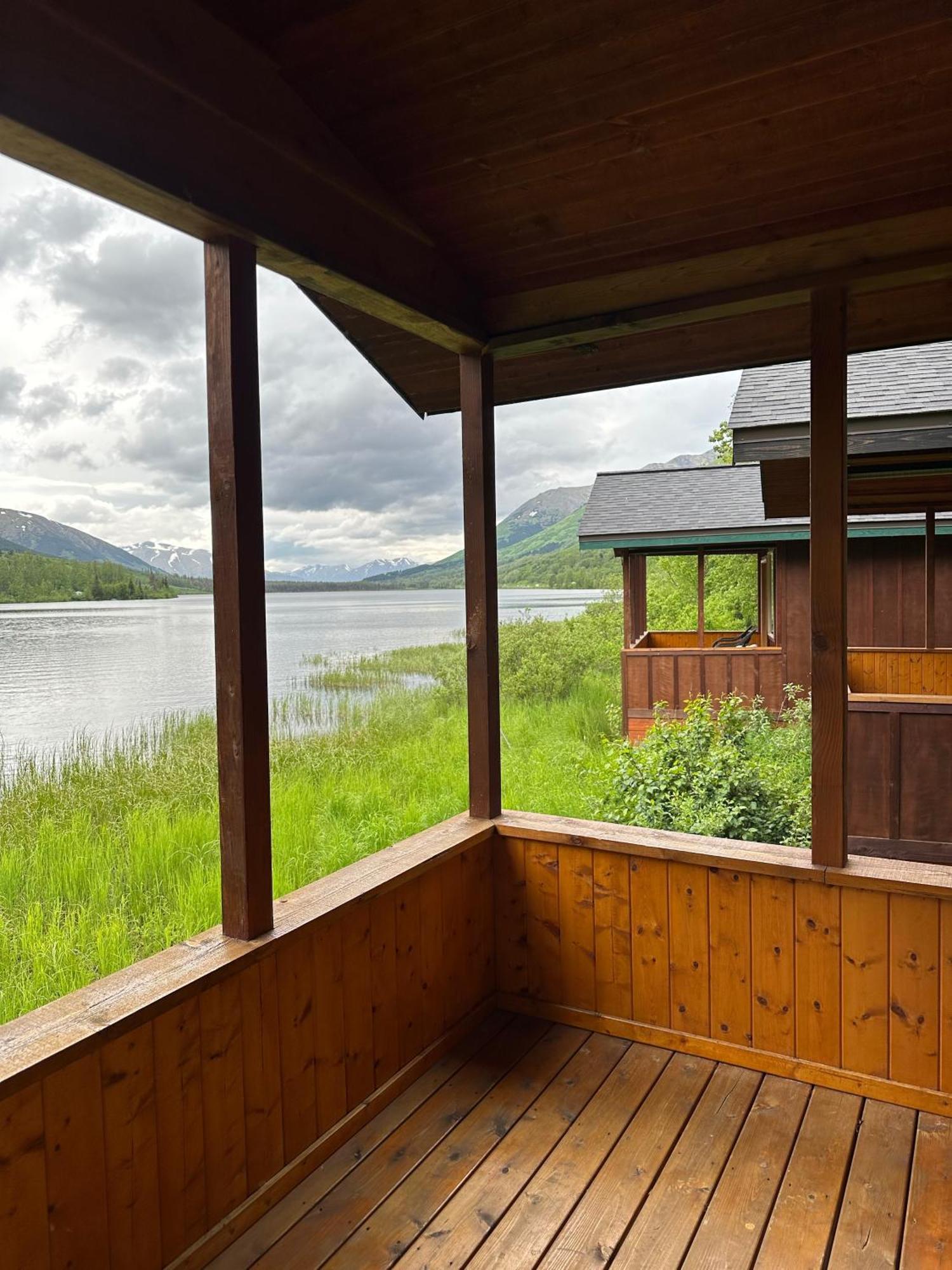 Summit Lake Lodge Eksteriør billede