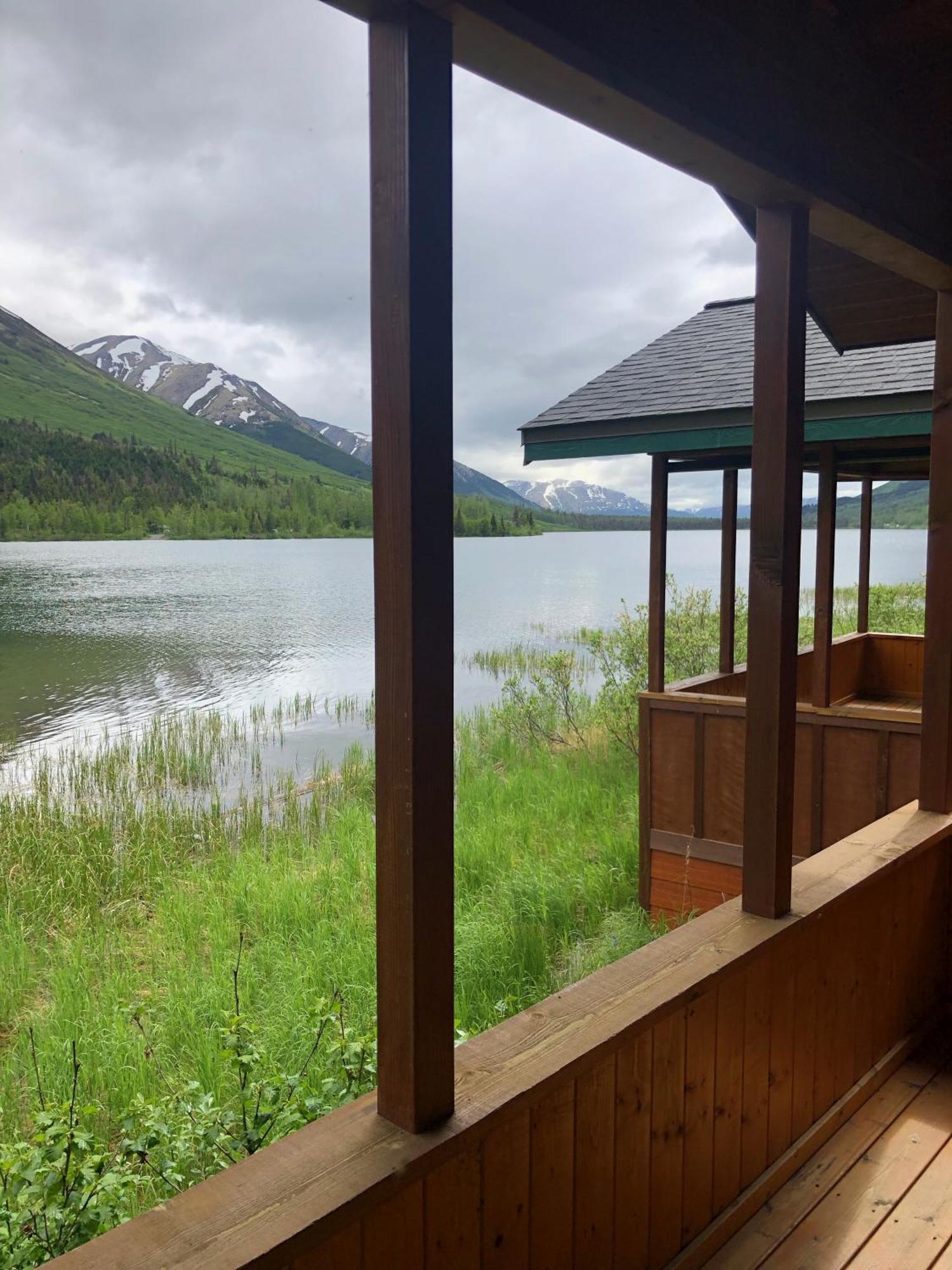 Summit Lake Lodge Eksteriør billede