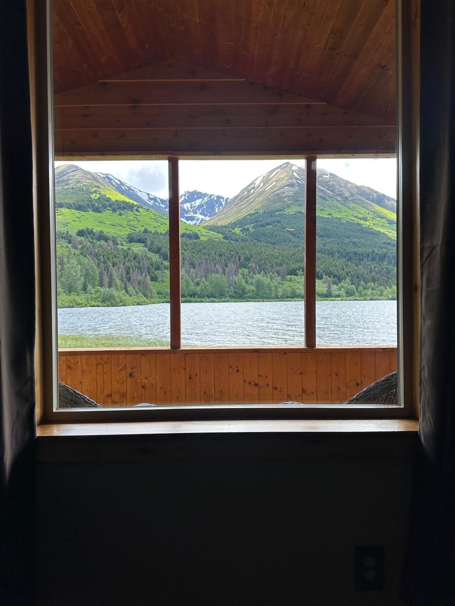 Summit Lake Lodge Eksteriør billede