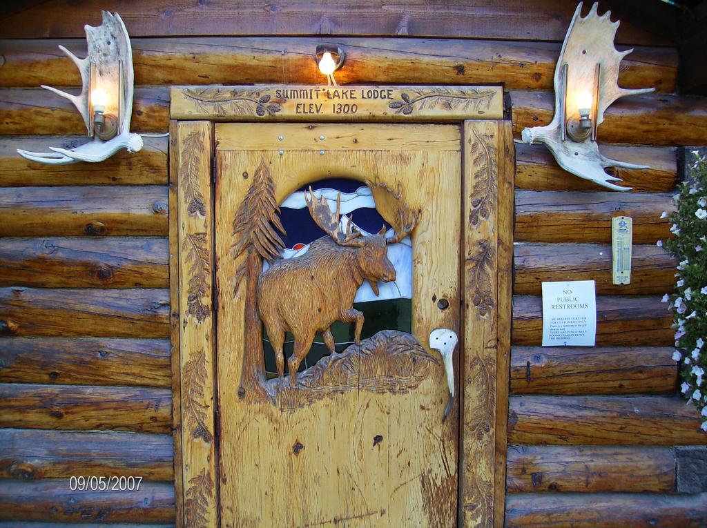 Summit Lake Lodge Eksteriør billede