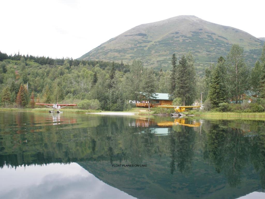 Summit Lake Lodge Eksteriør billede