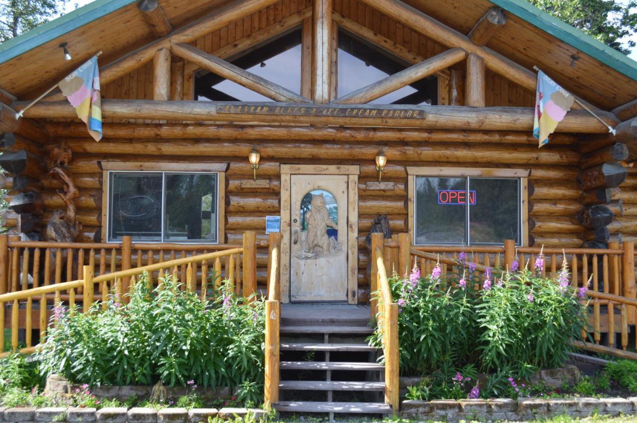 Summit Lake Lodge Eksteriør billede